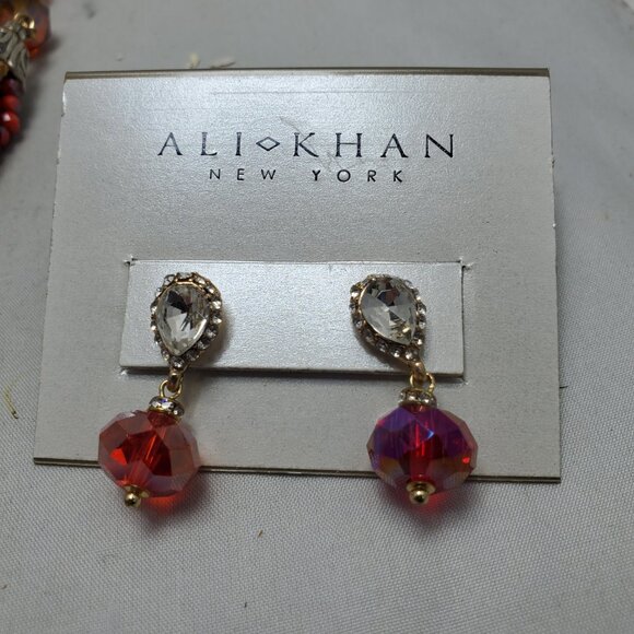Ali Khan multi row cascade in faceted glass beads with neck/ear set in gift box - Picture 3 of 14